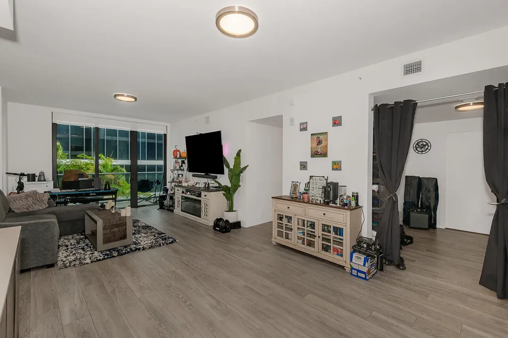 2960 NE 207th Street Aventura FL 33180