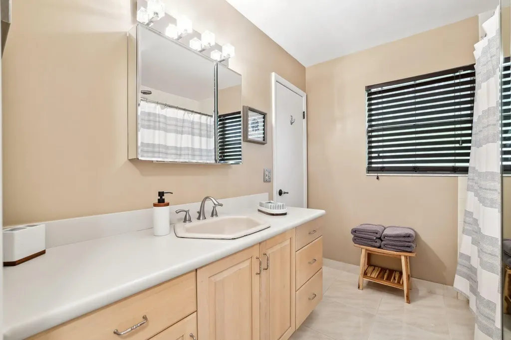 910 Banyan Drive Delray Beach FL 33483
