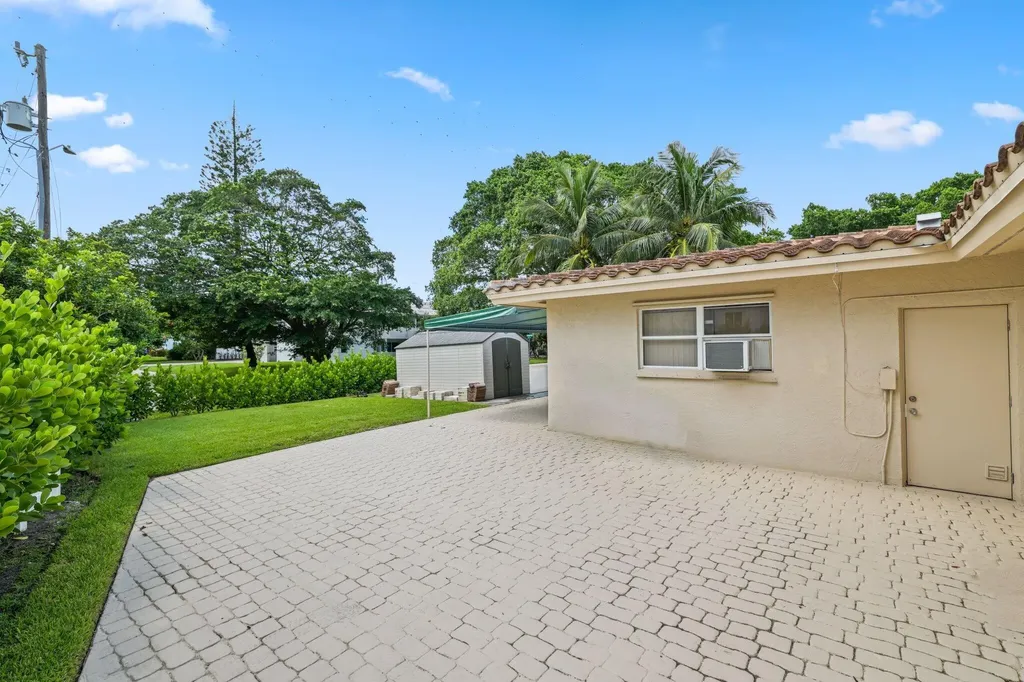 910 Banyan Drive Delray Beach FL 33483