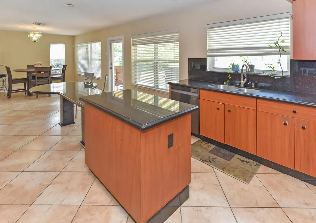 5049 NW 121st Drive Coral Springs FL 33076