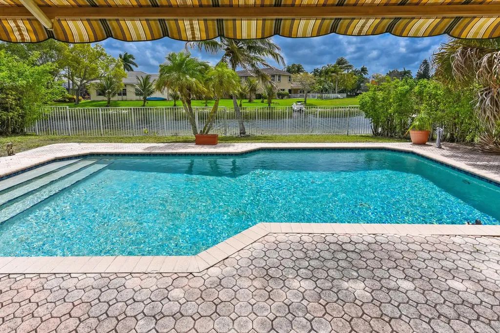 5049 NW 121st Drive Coral Springs FL 33076