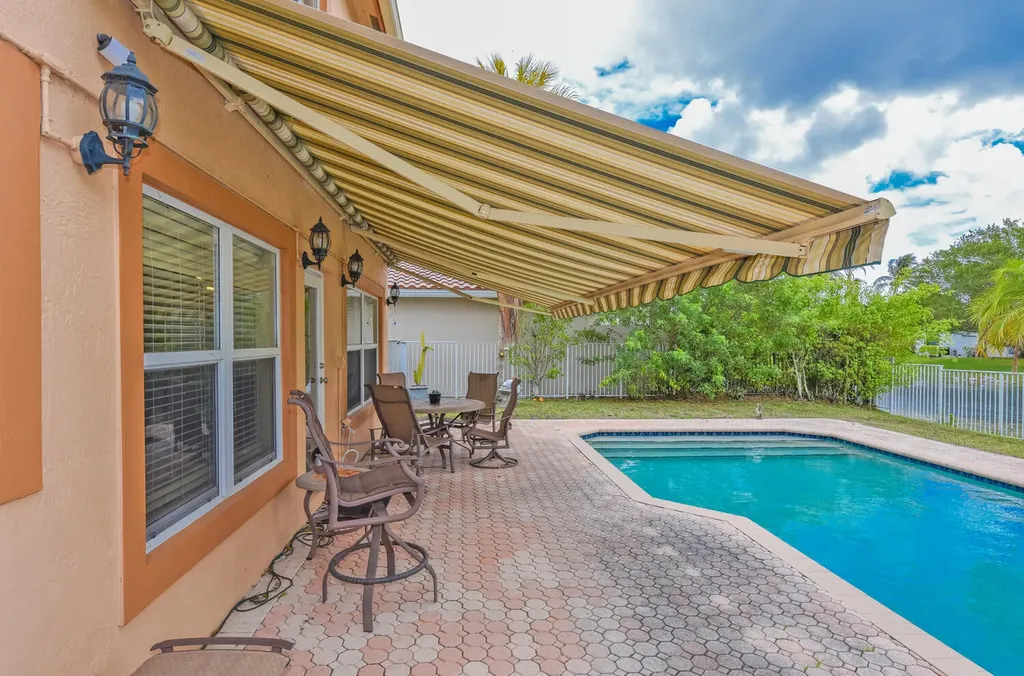 5049 NW 121st Drive Coral Springs FL 33076