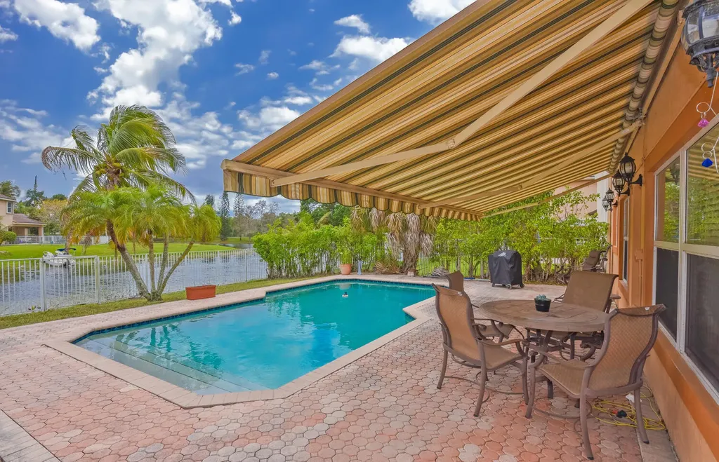 5049 NW 121st Drive Coral Springs FL 33076