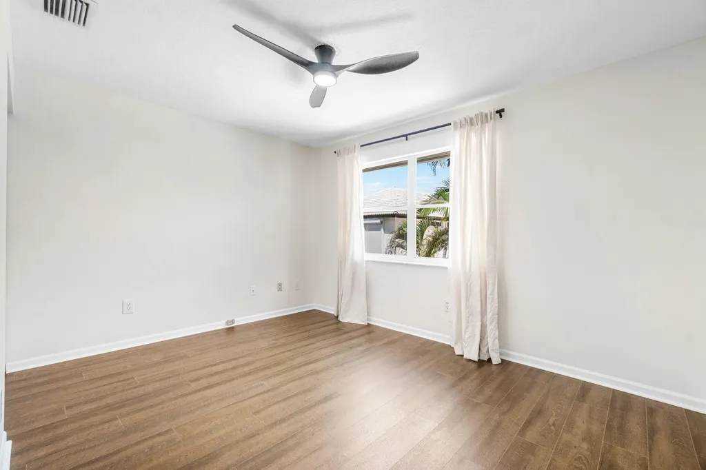 10889 Tamoron Lane Boca Raton FL 33498