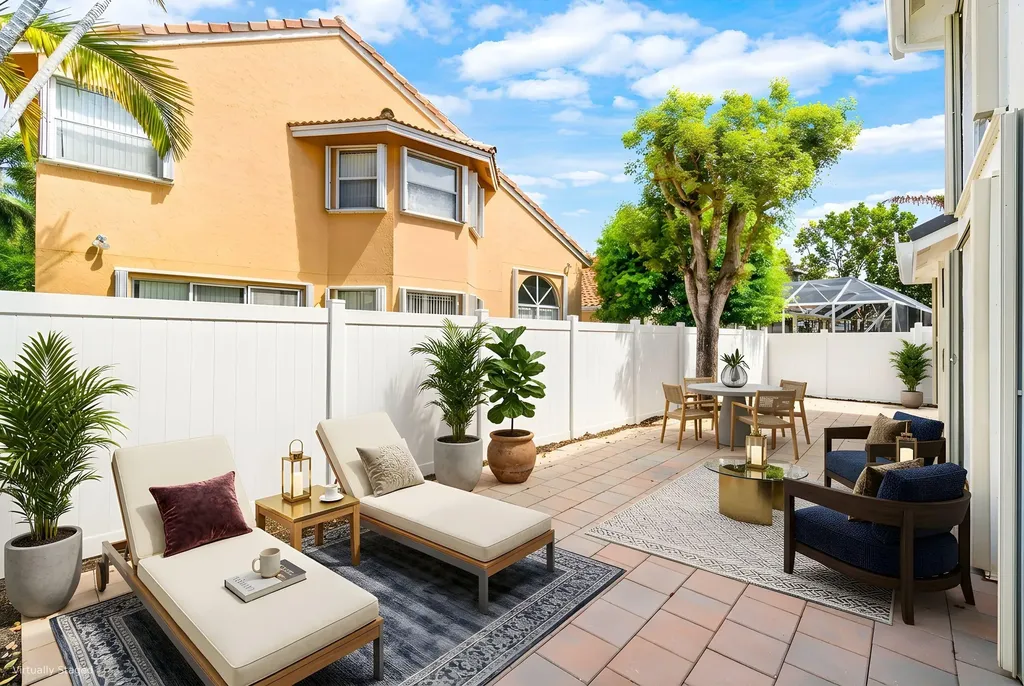 10889 Tamoron Lane Boca Raton FL 33498