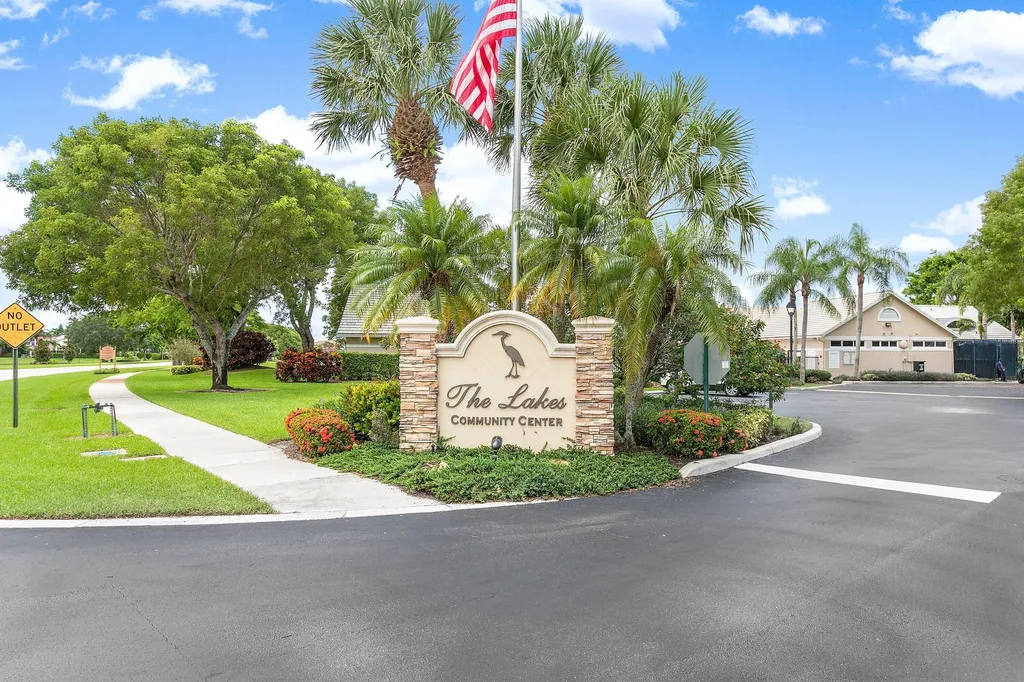 10889 Tamoron Lane Boca Raton FL 33498