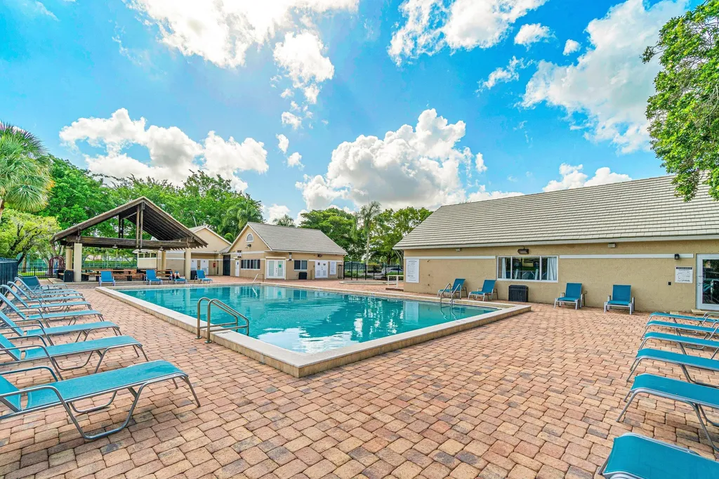 10889 Tamoron Lane Boca Raton FL 33498