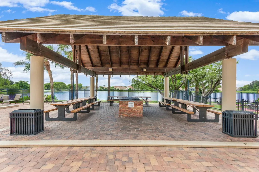 10889 Tamoron Lane Boca Raton FL 33498