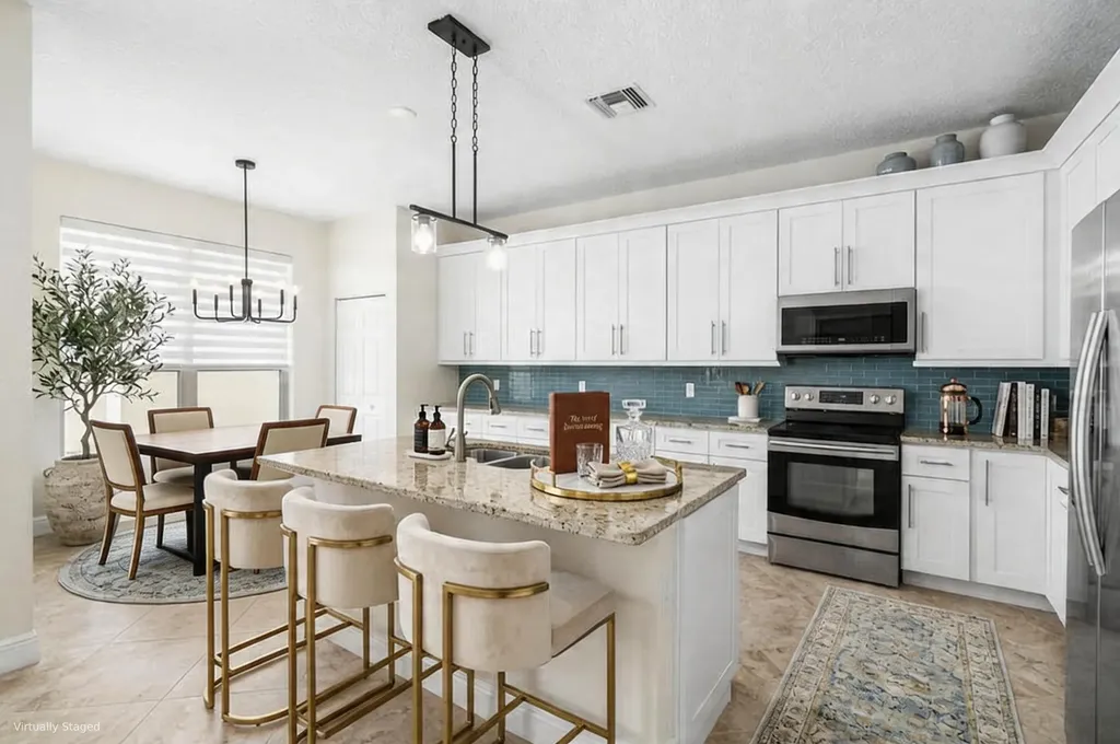 10889 Tamoron Lane Boca Raton FL 33498