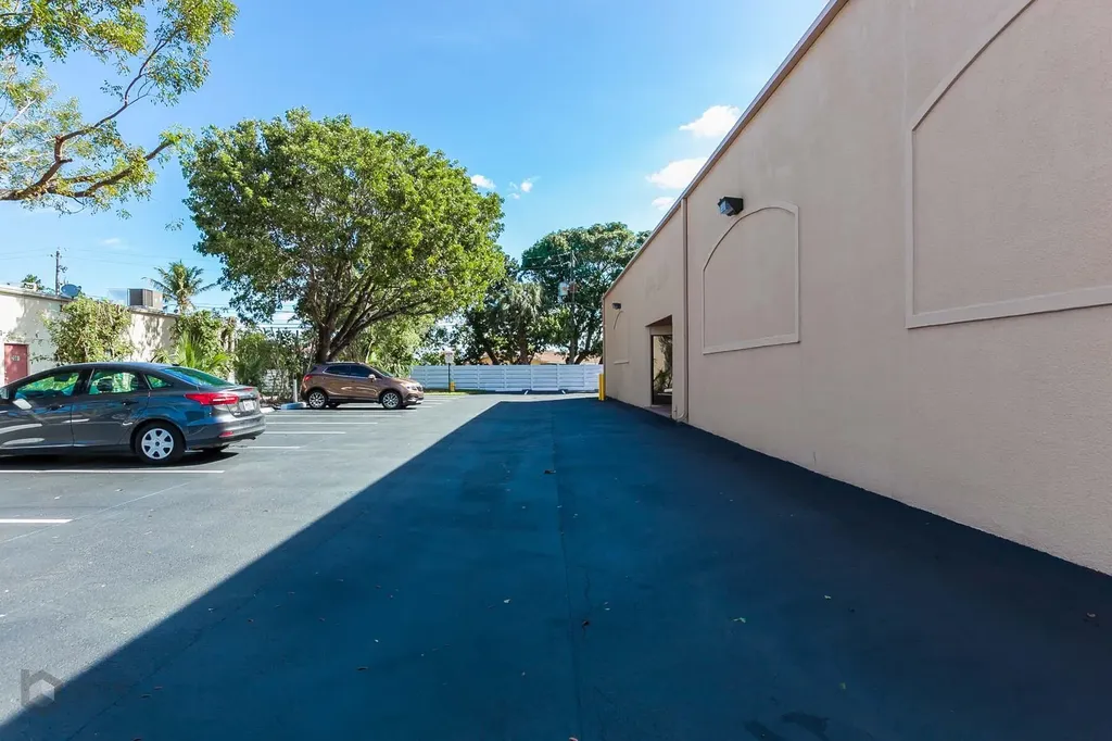 2050 N University Drive Sunrise FL