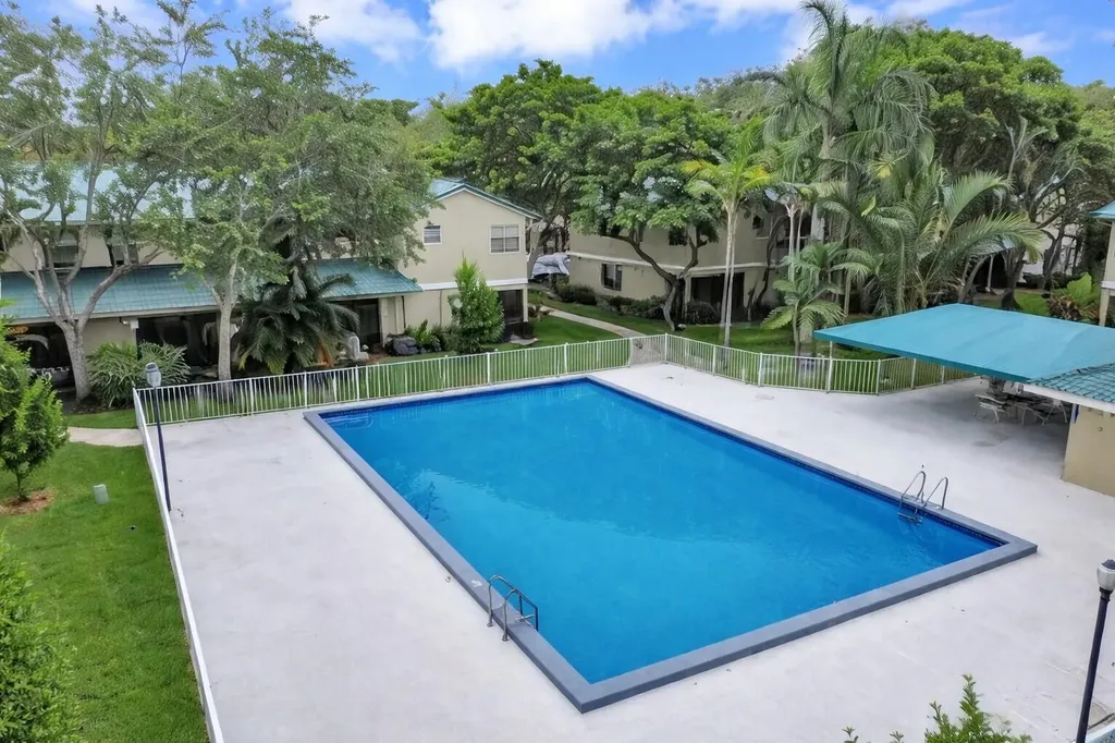 576 Westree Lane Plantation FL 33324