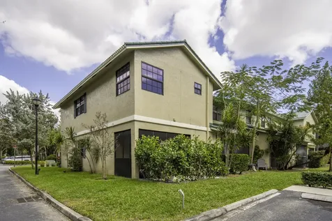 576 Westree Lane Plantation FL 33324