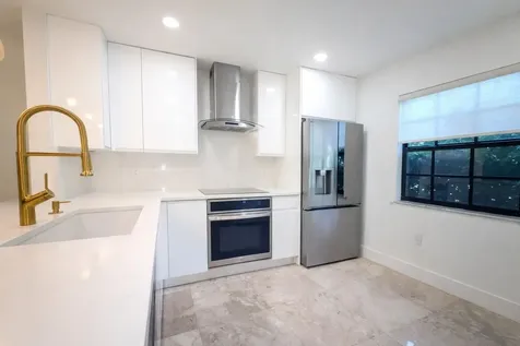 576 Westree Lane Plantation FL 33324