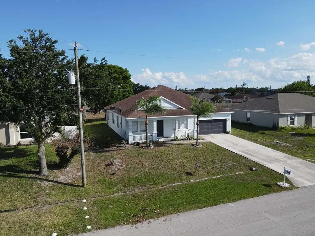 948 SW Jeremko Avenue Port St Lucie FL 34953