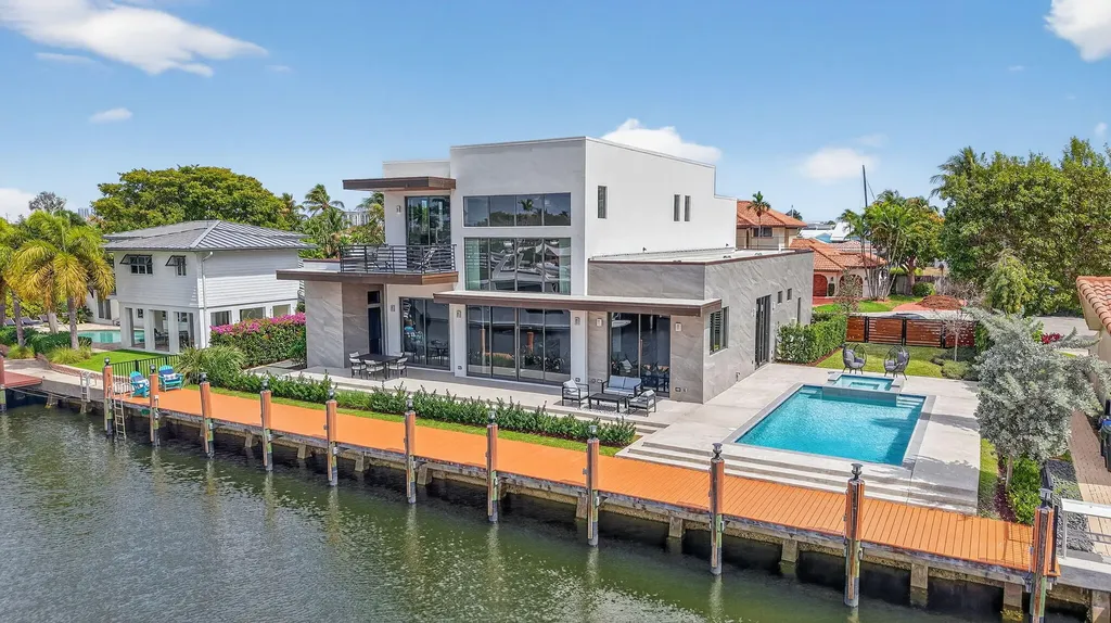5211 NE 32nd Avenue Fort Lauderdale FL 33308