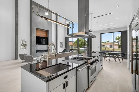 5211 NE 32nd Avenue Fort Lauderdale FL 33308