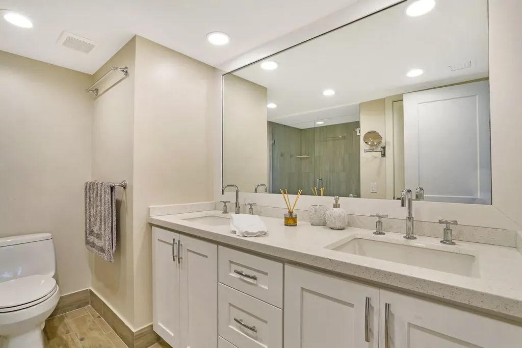77 S Birch Road Fort Lauderdale FL 33316