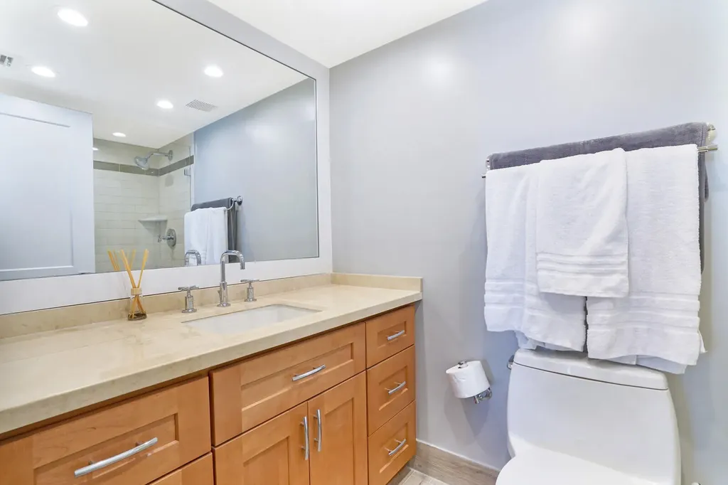 77 S Birch Road Fort Lauderdale FL 33316