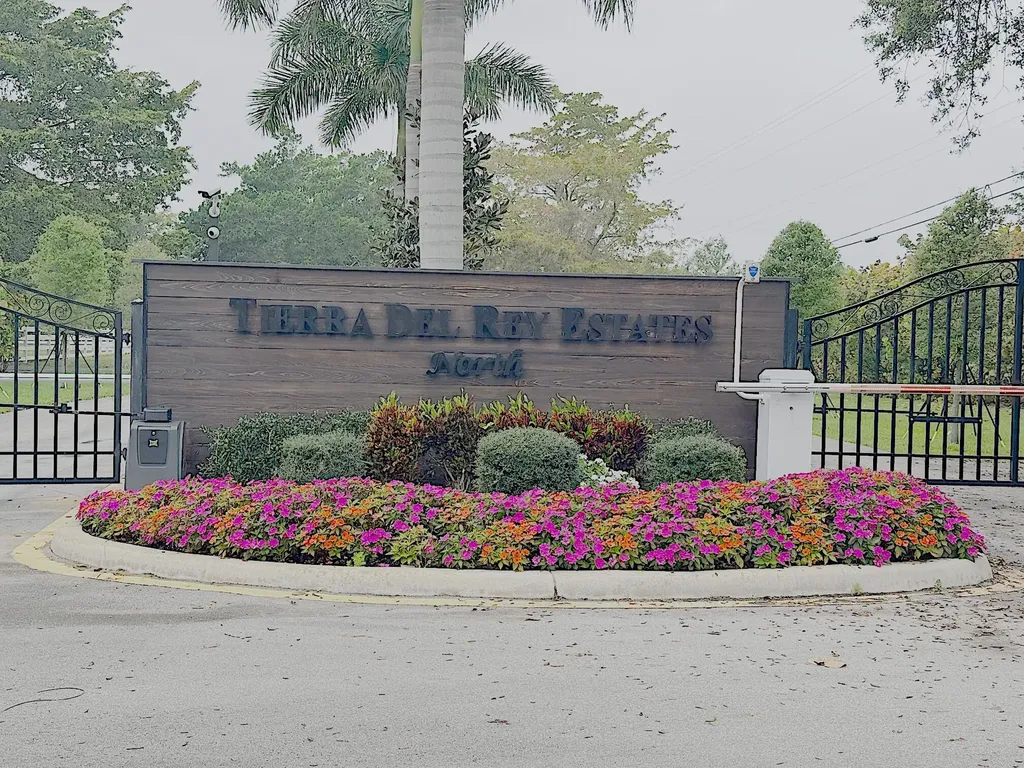 10157 La Reina Road Delray Beach FL 33446