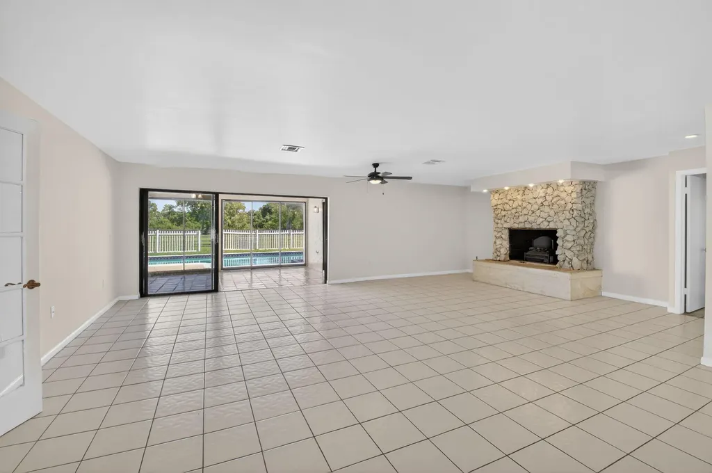10157 La Reina Road Delray Beach FL 33446