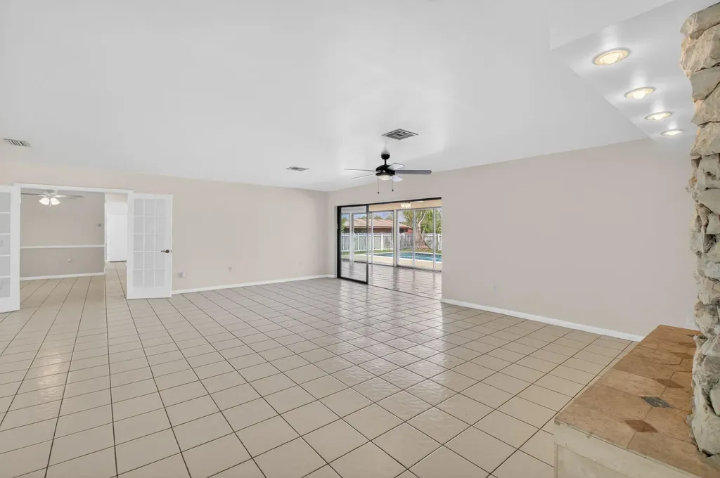 10157 La Reina Road Delray Beach FL 33446