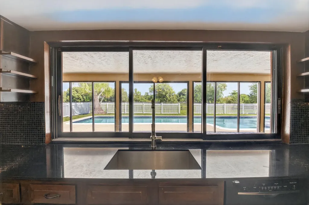10157 La Reina Road Delray Beach FL 33446