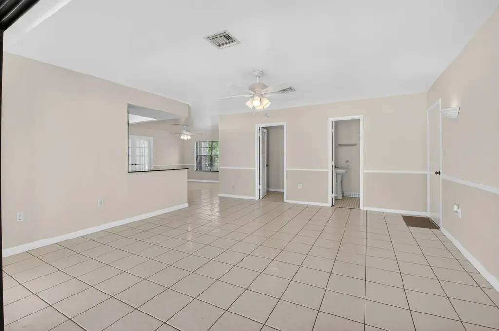 10157 La Reina Road Delray Beach FL 33446