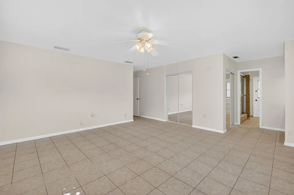 10157 La Reina Road Delray Beach FL 33446
