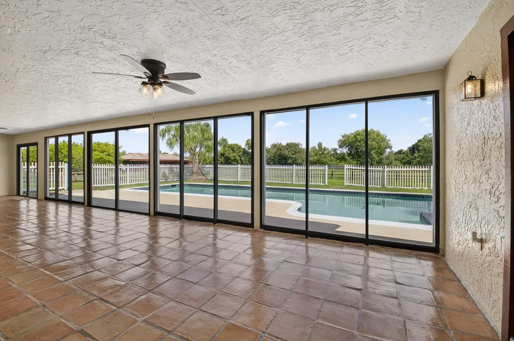 10157 La Reina Road Delray Beach FL 33446
