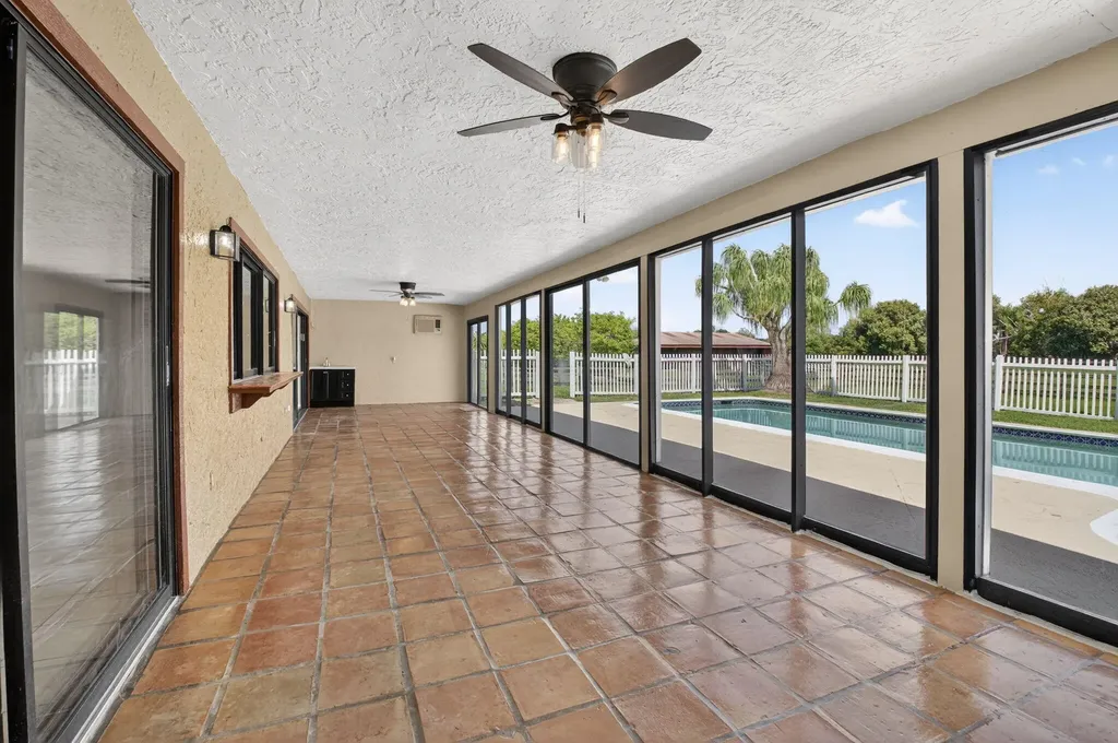 10157 La Reina Road Delray Beach FL 33446