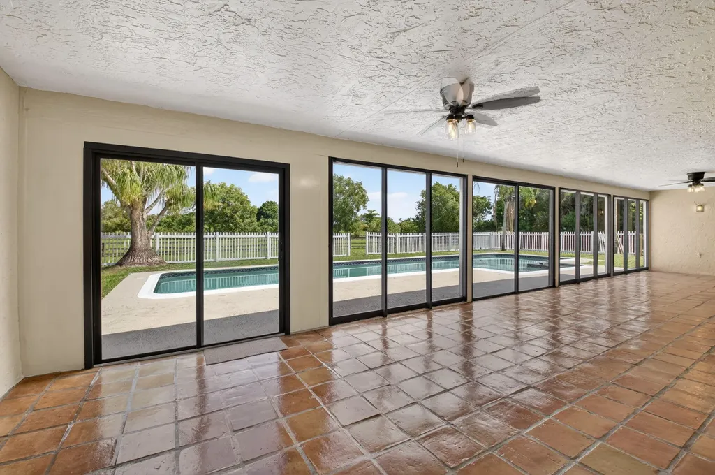 10157 La Reina Road Delray Beach FL 33446