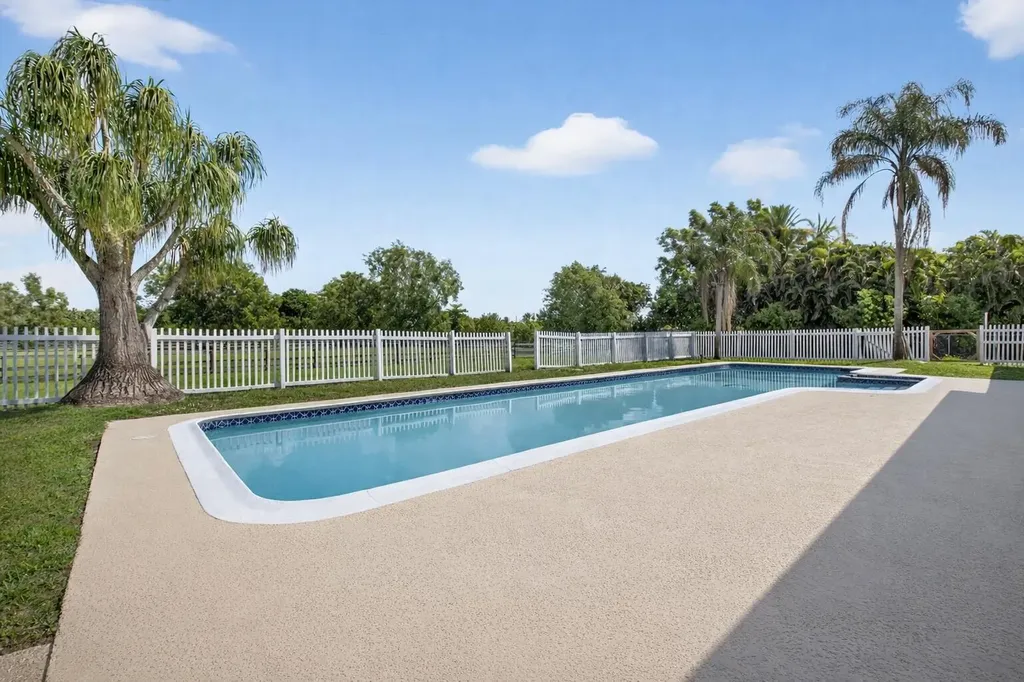 10157 La Reina Road Delray Beach FL 33446