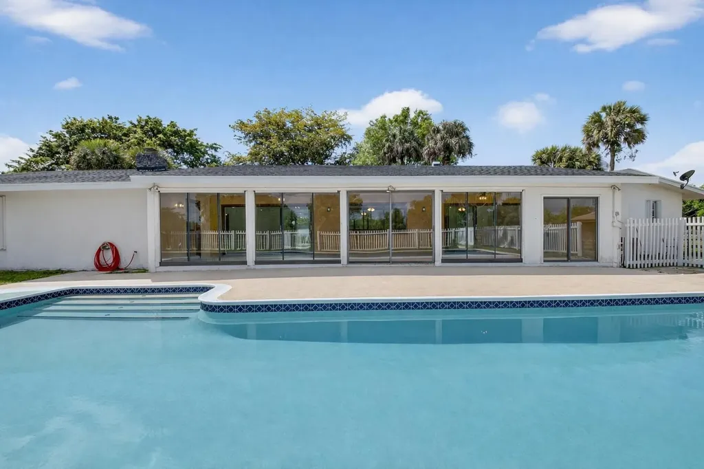 10157 La Reina Road Delray Beach FL 33446