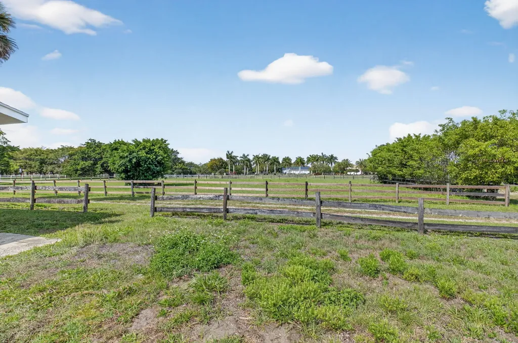 10157 La Reina Road Delray Beach FL 33446