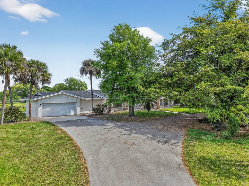 10157 La Reina Road Delray Beach FL 33446