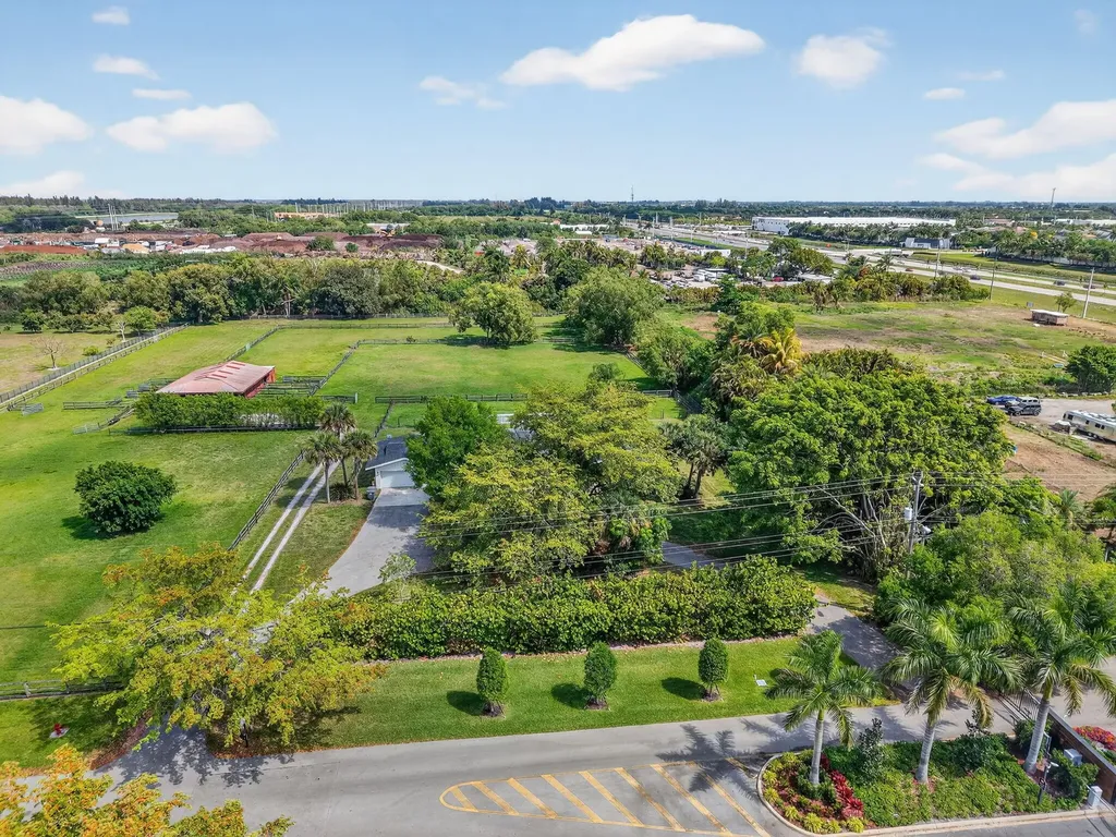 10157 La Reina Road Delray Beach FL 33446
