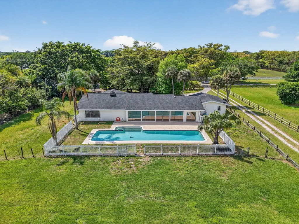 10157 La Reina Road Delray Beach FL 33446