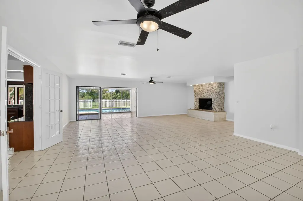 10157 La Reina Road Delray Beach FL 33446