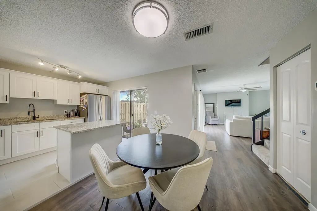 187 Woodland Road Palm Springs FL 33461