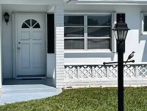 907 SW 3rd Avenue Boynton Beach FL 33426