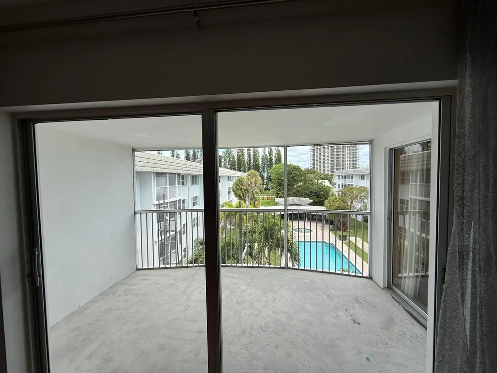 800 E Camino Boca Raton FL 33432