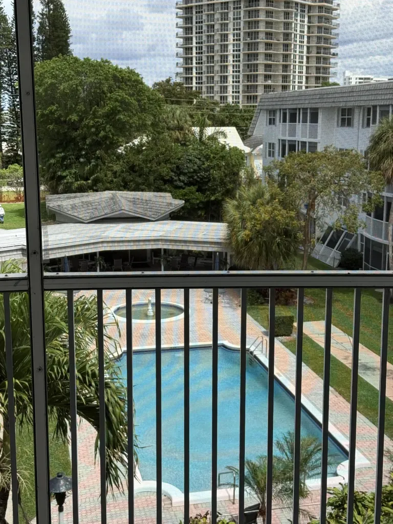 800 E Camino Boca Raton FL 33432