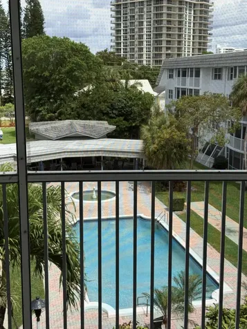 800 E Camino Boca Raton FL 33432