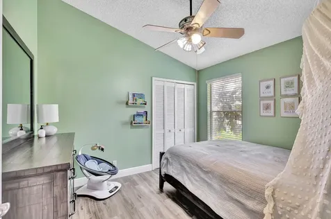 328 Hammocks Trail Greenacres FL 33413