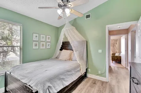 328 Hammocks Trail Greenacres FL 33413