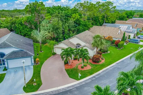 328 Hammocks Trail Greenacres FL 33413