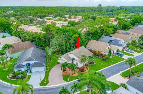 328 Hammocks Trail Greenacres FL 33413