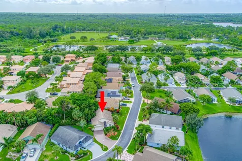 328 Hammocks Trail Greenacres FL 33413