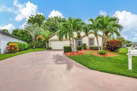 328 Hammocks Trail Greenacres FL 33413