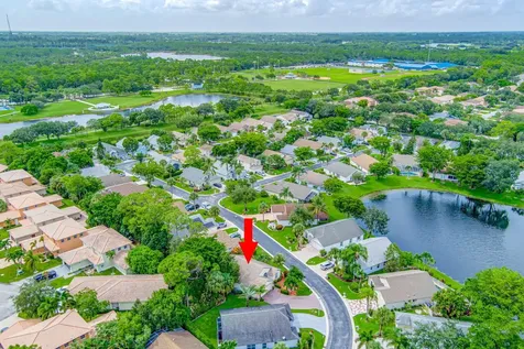 328 Hammocks Trail Greenacres FL 33413